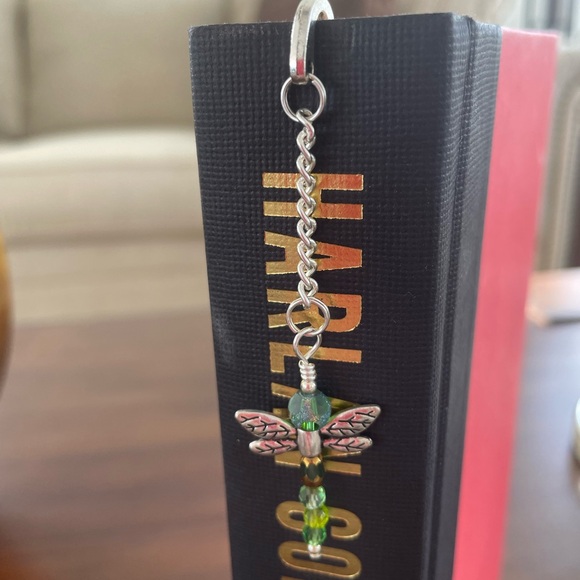 Handmade Green Bead Mix Dragonfly Bookmark with Silver Tone Hook - ideal Gift - Picture 3 of 6